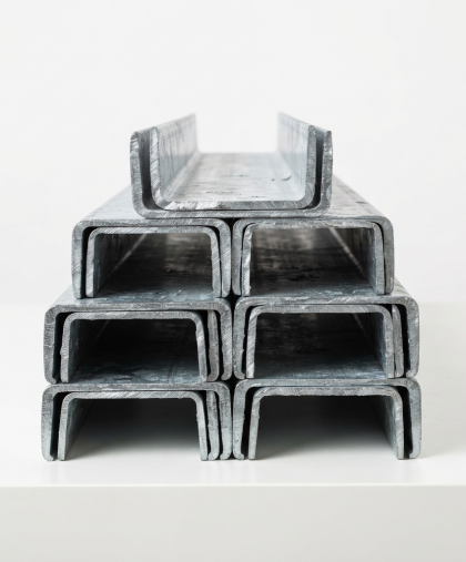 professional_studio_product_photography_of_galvanized_steel_industrial_lintels.